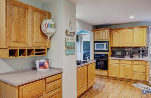 Ingleside Casa | Chain O' Lakes life...serene bay w/ private beach access. Kayaks & Boats welcome