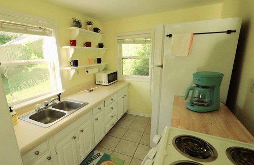 Greenville Cabaña | Chain of Lakes Cottage: Sandy Beach and Sunset View
