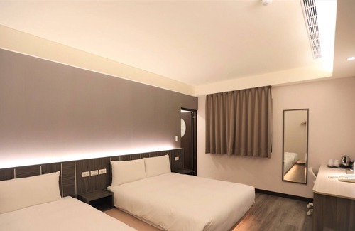 Ximending Hotel | Chair Man Hotel