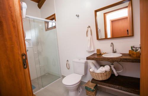 Estaleiro Casa | Chalé com Churrasqueira a 5min da Praia Estaleiro