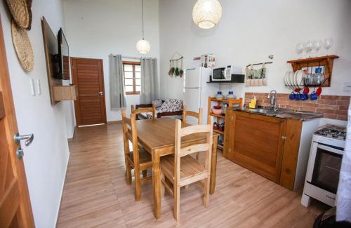 Estaleiro Casa | Chalé com Churrasqueira a 5min da Praia Estaleiro