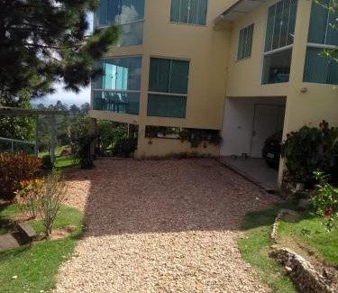 Aguas de Lindoia Chalet De Esquí | Chalé da Montanha - Locações