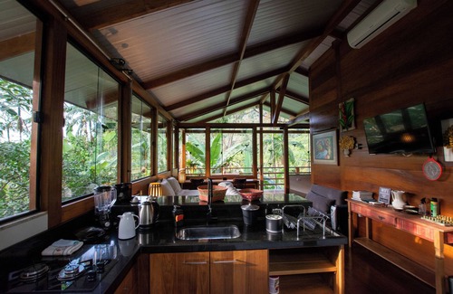 Paraty Chalet De Esquí | Chalé da Montanha, Vista Incrível da Montanha e Cachoeira no Mesmo Terreno