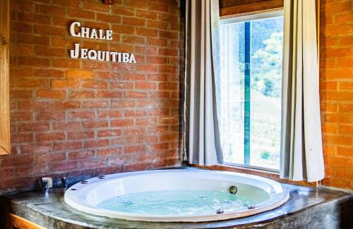 Sao Bento do Sapucai Chalet De Esquí | Chalé Jequitiba, hidro, lareira, natureza, Sul de Minas