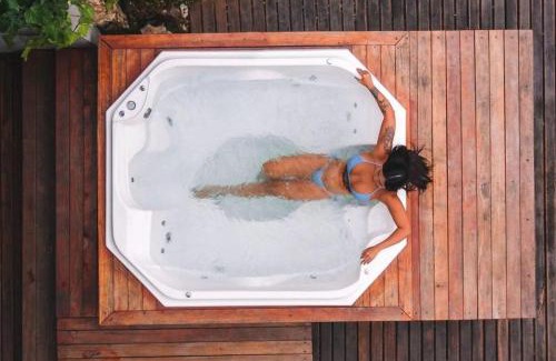 Sao Bento do Sapucai Chalet De Esquí | Chalé São Bernardo - banheira de hidromassagem privativa