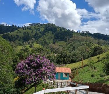 Costas Chalet De Esquí | Chalé Som do Riacho e Chalé Riacho Sereno, com Hidromassagem e Lareira á 20 minutos de Gonçalves-MG