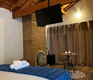 Camanducaia Hotel | Chalés Encanto das Nuvens