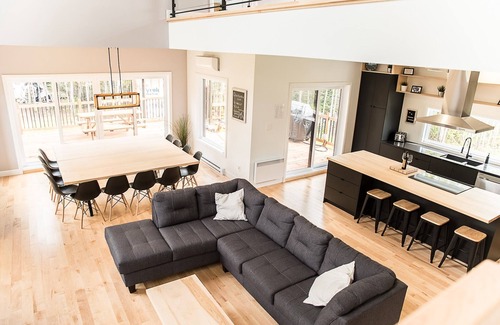 Petite-Riviere-Saint-Francois Chalet De Esquí | Chalet Le 26 de Charlevoix! Spa, Nature, Privacy, Billiards, Pets allowed!