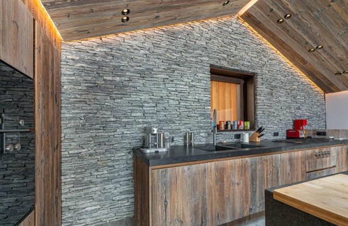 Beranger Chalet De Esquí | Chalet, vista panorámica, sauna, terraza, chimenea o estufa a leña, parking, tv, local para esquís