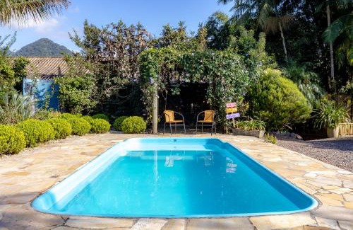 Joinville Chalet De Esquí | Chale confortavel com pisc,WiFi, garagem e jacuzzi