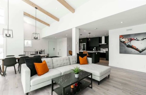 Mansonville Chalet De Esquí | Chalet à Léo- Spacious & elegant, view of Jay Peak