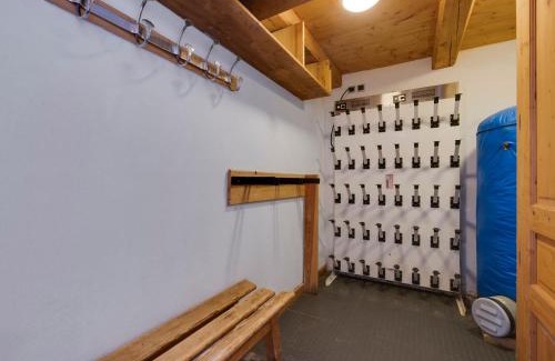 La Rosiere Chalet De Esquí | Chalet à La Rosière - 14 pers, 195m², jacuzzi, hammam, ski room, balcon et terrasse orientés Sud - FR-1-690-25