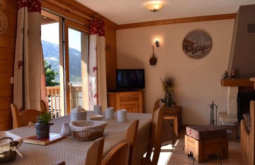 Meribel Chalet De Esquí | Chalet 10 personnes à Méribel avec Sauna, Cheminée et Garage - FR-1-180-568