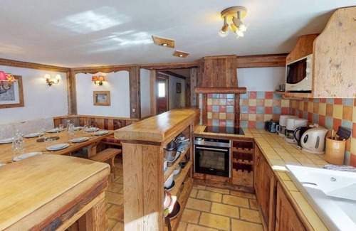 Reberty Chalet De Esquí | Chalet, vista montaña, fitness, sauna, balcón, chimenea o estufa a leña, tv, local para esquís