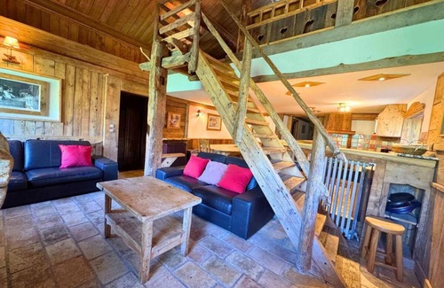 Reberty Chalet De Esquí | Chalet, vista montaña, fitness, sauna, balcón, chimenea o estufa a leña, tv, local para esquís