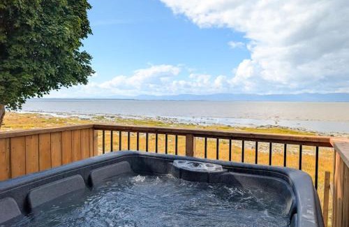 Cap-Saint-Ignace Casa | Chalet #14 Waterfront with Spa Fireplace WiFi & AC