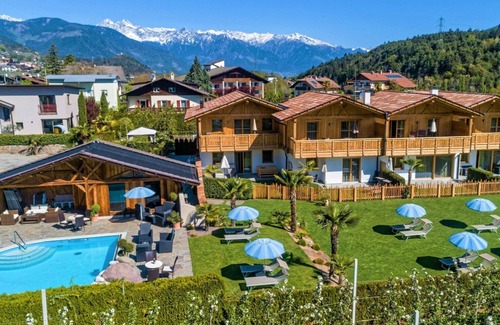 Tesimo Apartamento | Chalet '2 55m²' con vistas a la montaña, piscina comunitaria y wifi