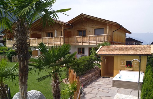 Tesimo Apartamento | Chalet '2 55m²' con vistas a la montaña, piscina comunitaria y wifi