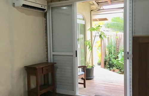 Florianopolis Chalet De Esquí | CHALET 2 IN GATE CONDOMINIUM 1 BLOCK BEACH|AIR CONDITIONING|WI-FI|BBQ