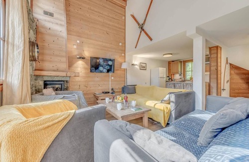 Les Brevieres Chalet De Esquí | Chalet, vista pistas, terraza, balcón, chimenea o estufa a leña, tv, local para esquís, 129m²
