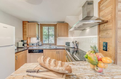 Les Brevieres Chalet De Esquí | Chalet, vista pistas, terraza, balcón, chimenea o estufa a leña, tv, local para esquís, 129m²