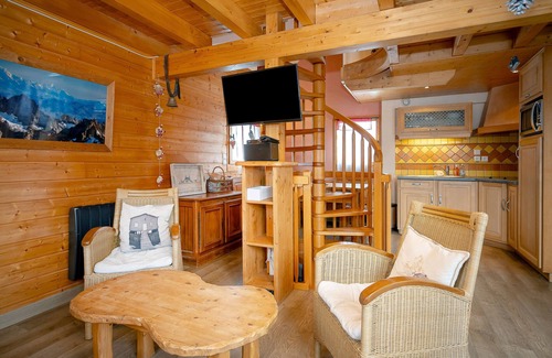 La Feclaz Chalet De Esquí | Chalet '214 - Village Nordique' con vistas a la montaña, piscina compartida y terraza privada