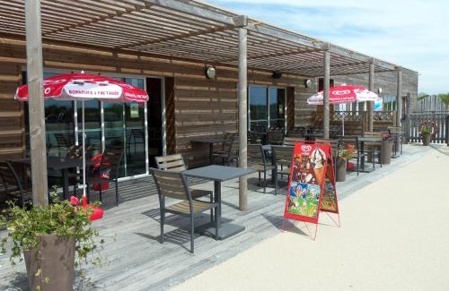 La Chapelle-Hermier Chalet De Esquí | Chalet 3 chambres avec piscine chauffée, proche Lac du Jaunay et plages de Saint-Gilles-Croix-de-Vie - FR-1-783-23