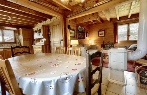 Les Carroz-d'Araches Chalet De Esquí | Chalet 3 chambres calme, poêle à bois, proche piste et village, 6/8 pers, garage et parking - FR-1-572-243