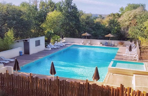Montreal Chalet De Esquí | Chalet 3, la clé des champs with swimming pool, summer entertainment and beautiful view