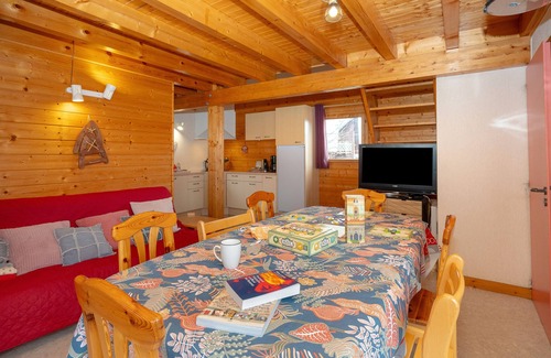 La Feclaz Chalet De Esquí | Chalet '331 - Village Nordique' con vistas a la montaña, piscina compartida y terraza privada