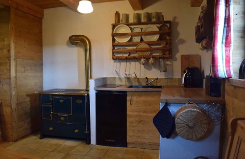 Falkenfels Apartamento | Chalet (35sqm) with nostalgic wood-burning stove