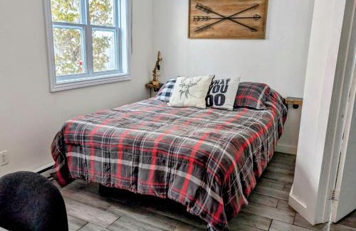 Saint-David-de-Falardeau Chalet De Esquí | Chalet 4 saisons au pied des monts valin