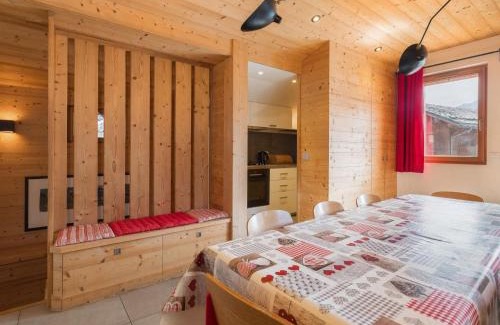 Meribel Village Apartamento | Chalet 4 chambres avec salles de bain privées, près des pistes et commerces - FR-1-566-67
