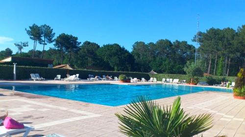 Gujan-Mestras Chalet De Esquí | CHALET 407 KHELUS-CLUB
