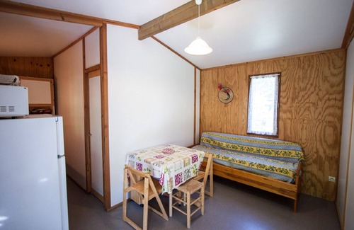 Montreal Chalet De Esquí | CHALET 5 -Terraza, muebles de jardín, hermosa vista, piscina, entretenimiento de verano
