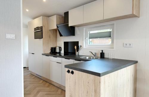Sint Maarten Chalet De Esquí | Chalet 503a op Recreatiepark De Wielen