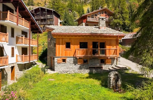 Les Brevieres Chalet De Esquí | Chalet, a 50m de las pistas de esquí, vista montaña, terraza, chimenea o estufa a leña, tv