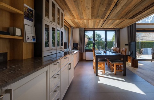 Les Tines Chalet De Esquí | Chalet 8 Etoiles newly constructed with spectacular views of Mt Blanc