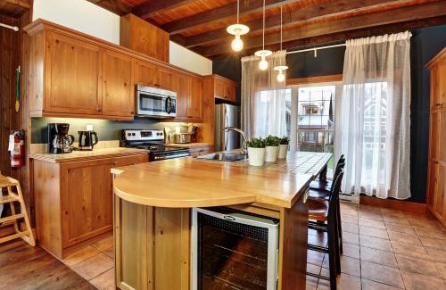 Stoneham Chalet De Esquí | Chalet 9006 Chemin des Alpages by Les Chalets Alpins