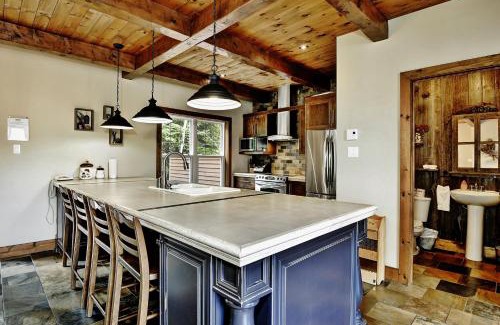 Stoneham Chalet De Esquí | Chalet 9012 Chemin des Alpages by Les Chalets Alpins