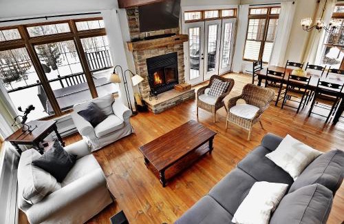 Stoneham Chalet De Esquí | Chalet 9023 Chemin des Alpages by Les Chalets Alpins