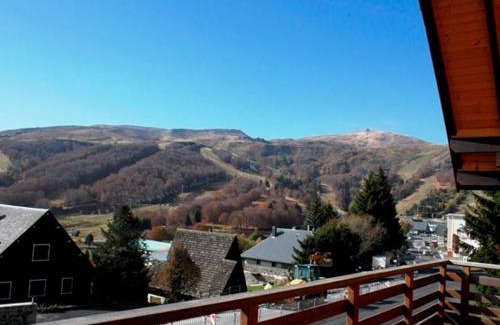 Besse-et-Saint-Anastaise Chalet De Esquí | Chalet atypique près des pistes, 9 pers., sculptures uniques - FR-1-814-49