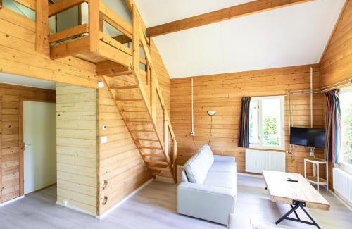 Oostrum Chalet De Esquí | Chalet aan het water - vakantiepark de Schreiershoek