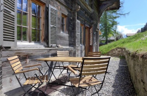 Saanenmoeser Apartamento | Chalet Ahorni by Interhome
