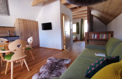 Tauplitz Apartamento | Chalet moderno en Tauplitz/Estiria con estanque para nadar y sauna