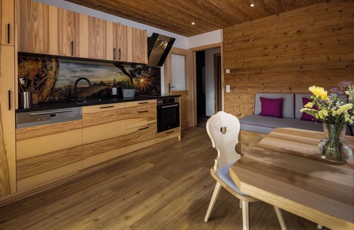 Bischofswiesen Apartamento | Chalet apartment Himmelszelt for 2 persons, 80 m², bedroom, shower/WC, bathroom