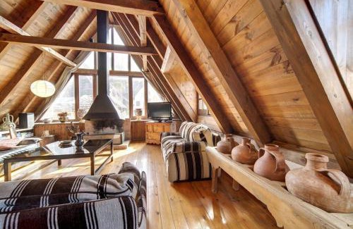 Tredos Casa | Chalet Aranés Santa María cerca de Baqueira-Beret by Eth Flòc