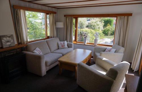 Municipality of Opmeer Chalet De Esquí | Chalet at a holiday park in Opmeer near Amsterdam