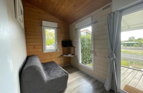Pierrefitte-sur-Loire Casa | Chalet au bord de l'eau, terrasse privée, pêche, baignade, nature et détente, animaux acceptés - FR-1-489-359