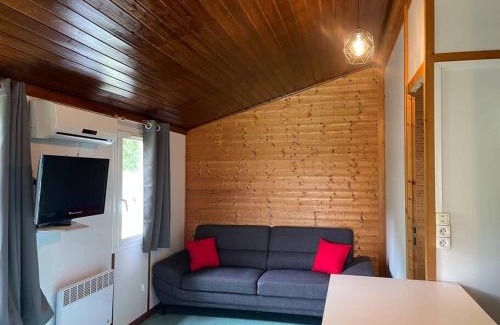 Serilhac Chalet De Esquí | Chalet au bord de l'étang
